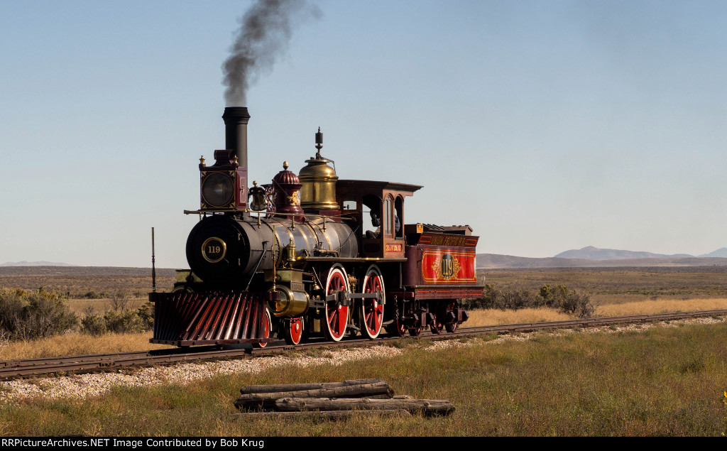 UP 119 in a run-by for park visitors